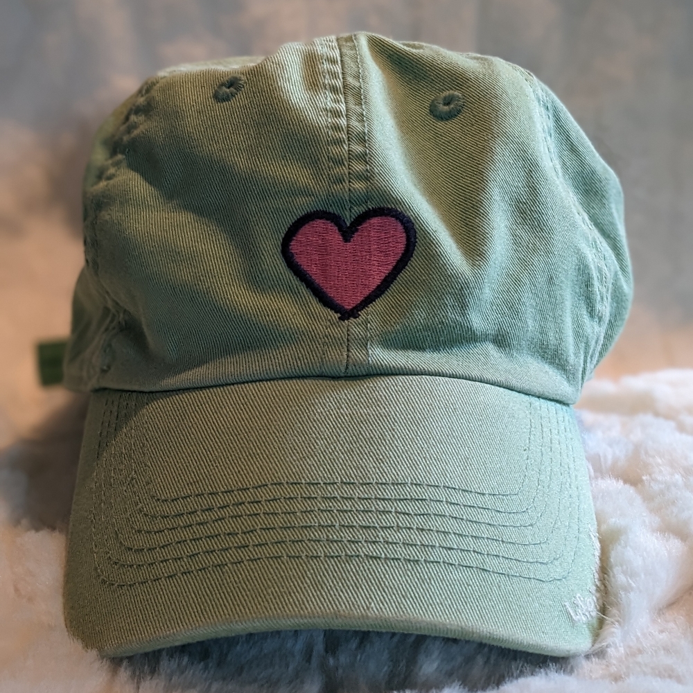Life Is Good Chill Heart Hat